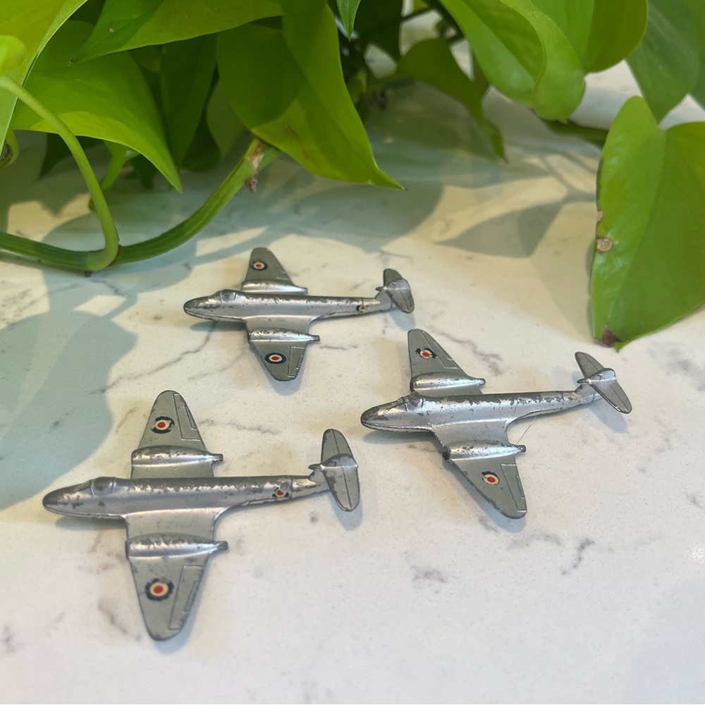 Dinky Toys 732 Meteor Twin Jet Fighter - Set of 3